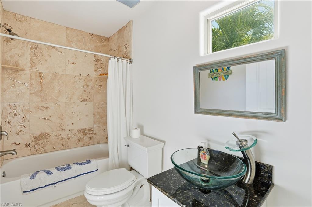 CHARLOTTE SHORES - Residential