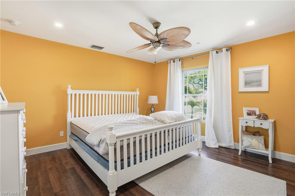 CHARLOTTE SHORES - Residential