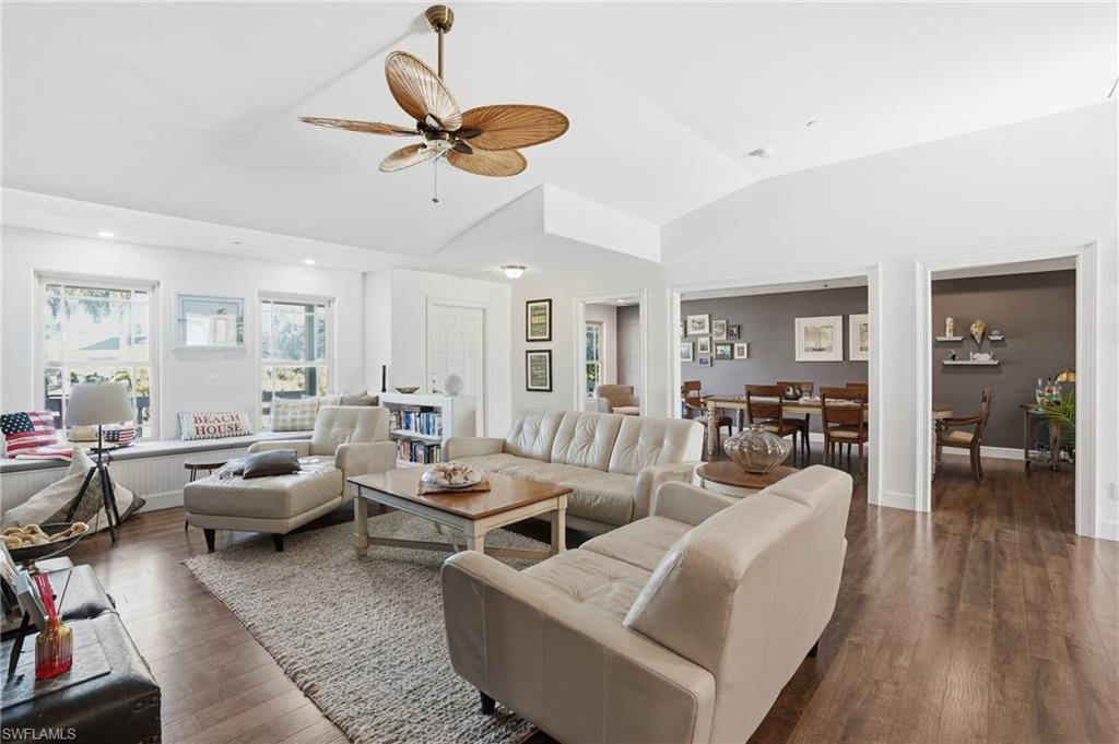 CHARLOTTE SHORES - Residential