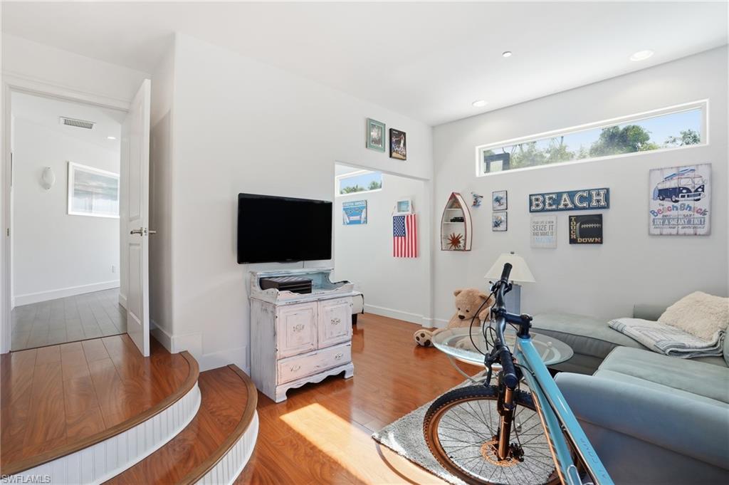 CHARLOTTE SHORES - Residential