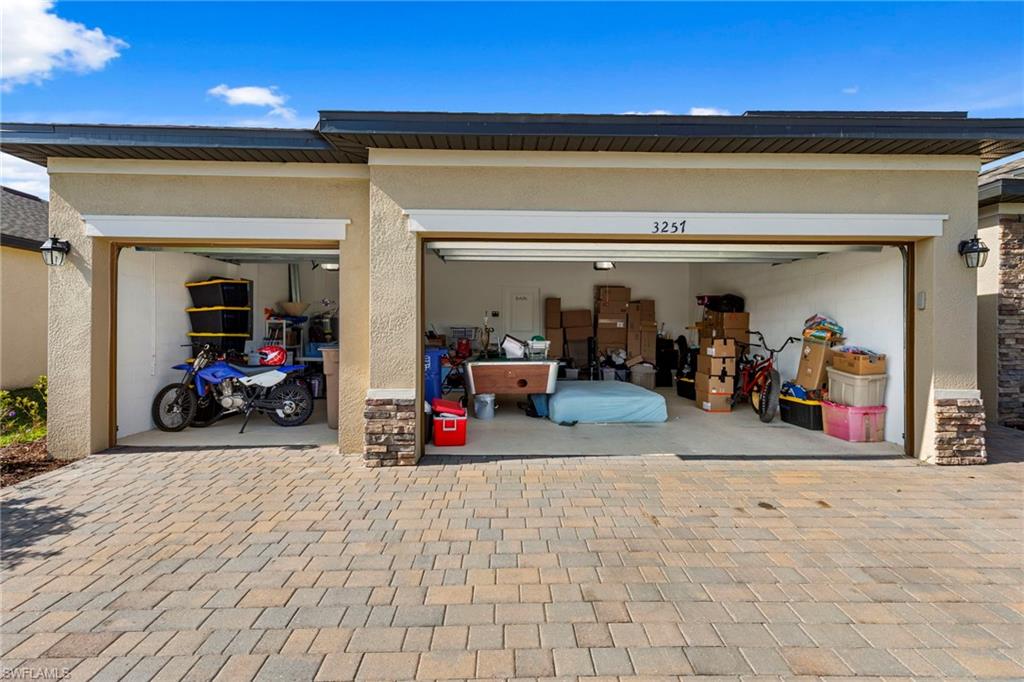 PORTICO - Residential