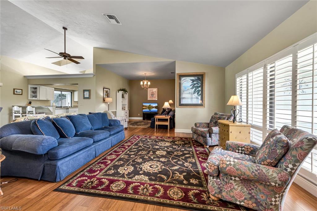 KINGS LAKE - Residential