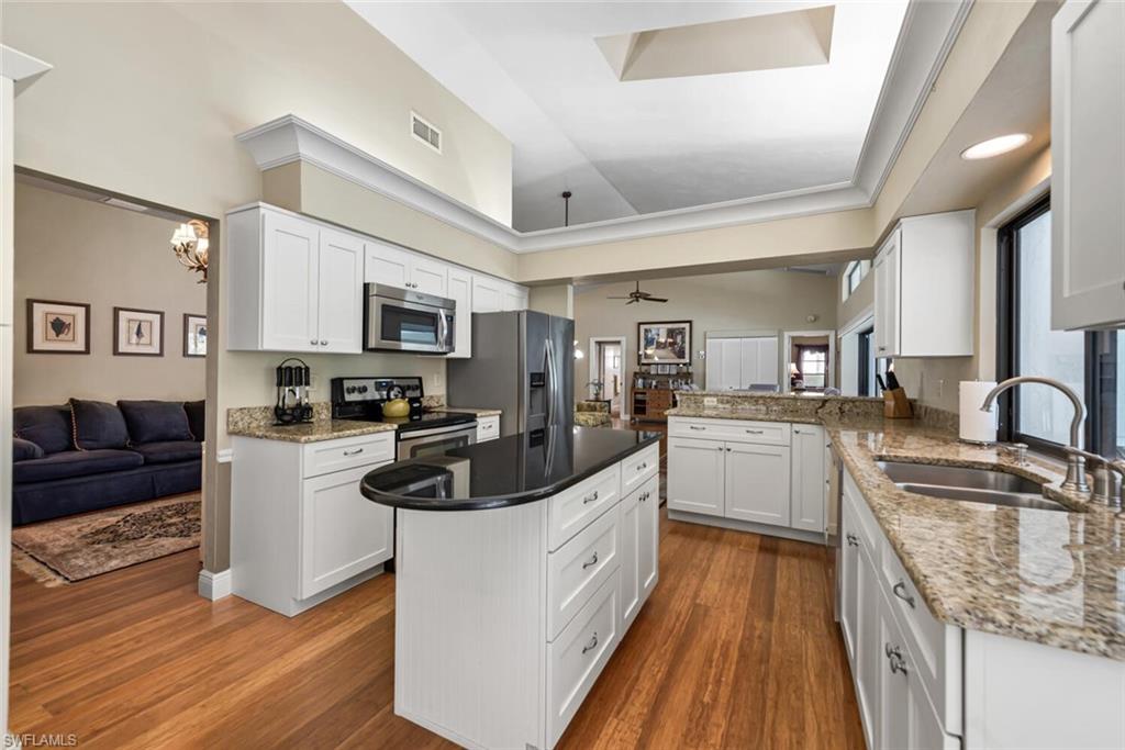 KINGS LAKE - Residential