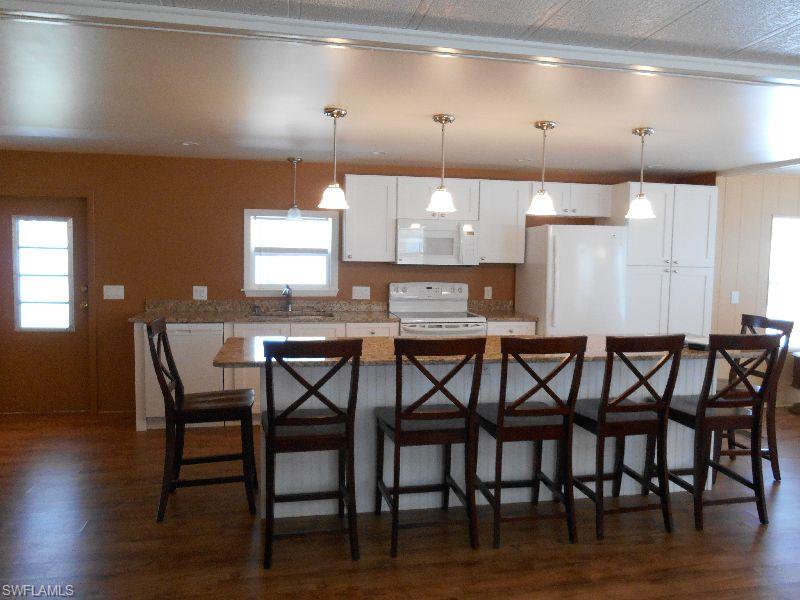 SIX LAKES COUNTRY CLUB - Residential