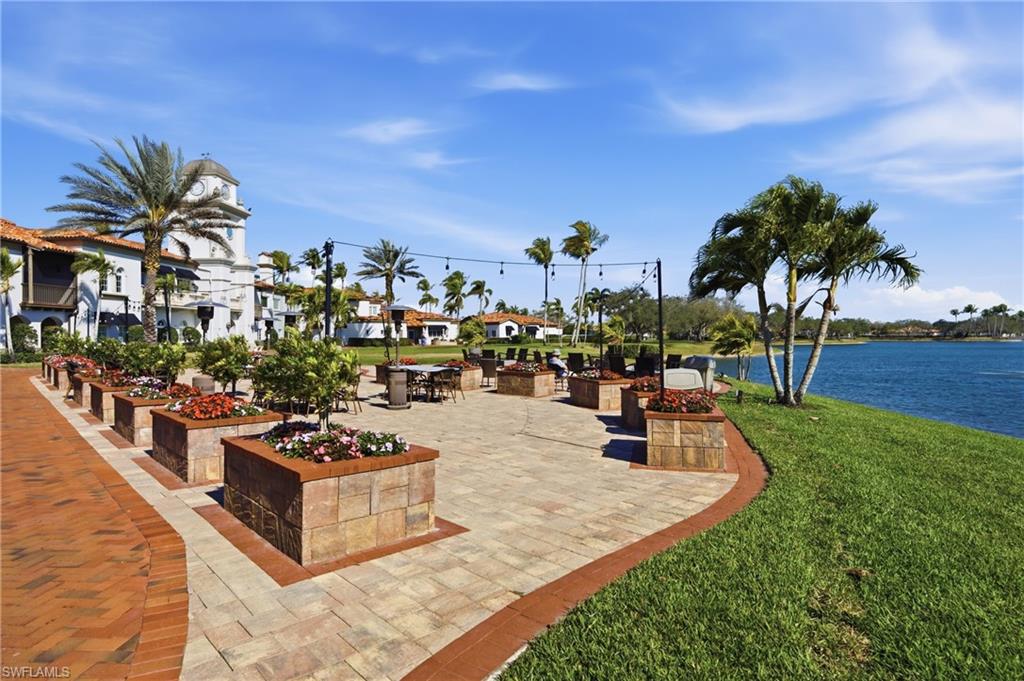 VILLAGE WALK - Residential