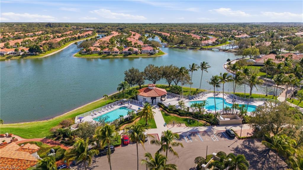 VILLAGE WALK - Residential