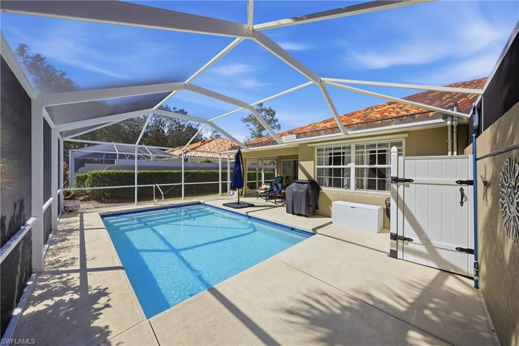 VILLAGE WALK - Residential