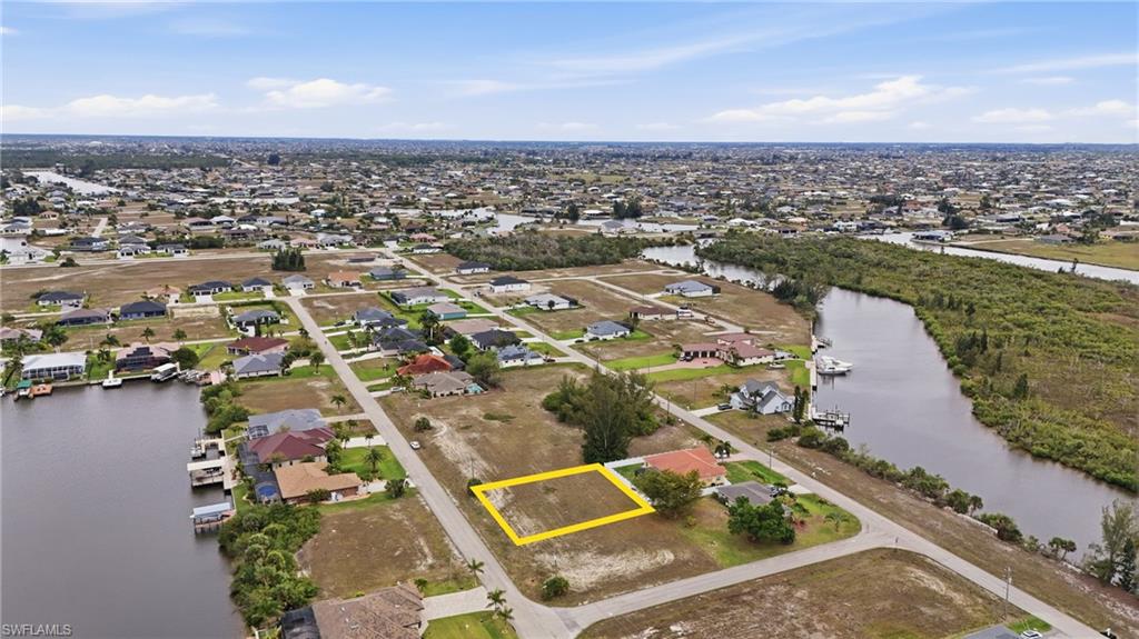 CAPE CORAL - Land
