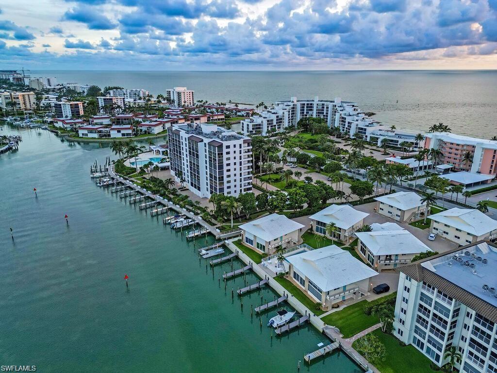 YACHT HARBOR MANOR - Residential