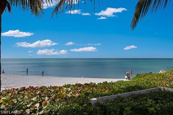 YACHT HARBOR MANOR - Residential