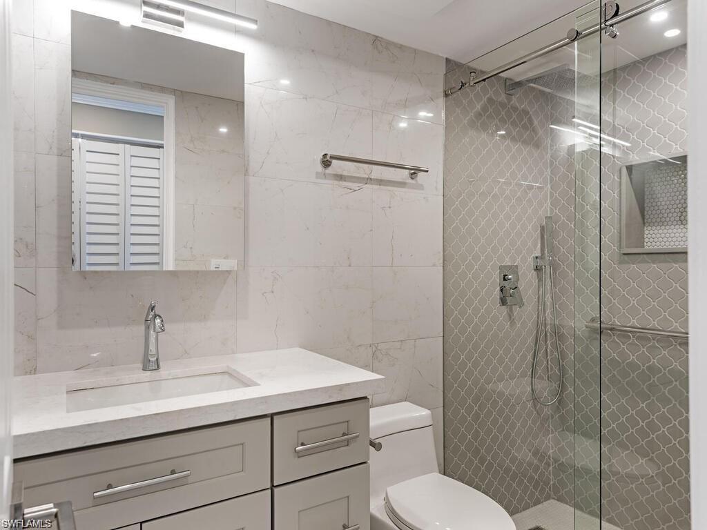 YACHT HARBOR MANOR - Residential