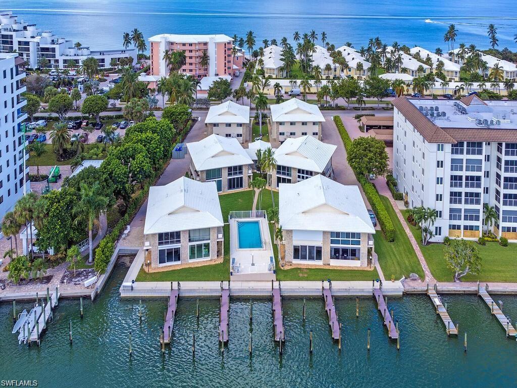 YACHT HARBOR MANOR - Residential