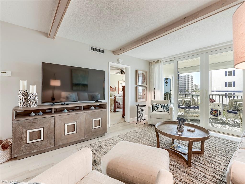 ISLAND REEF CLUB - Residential