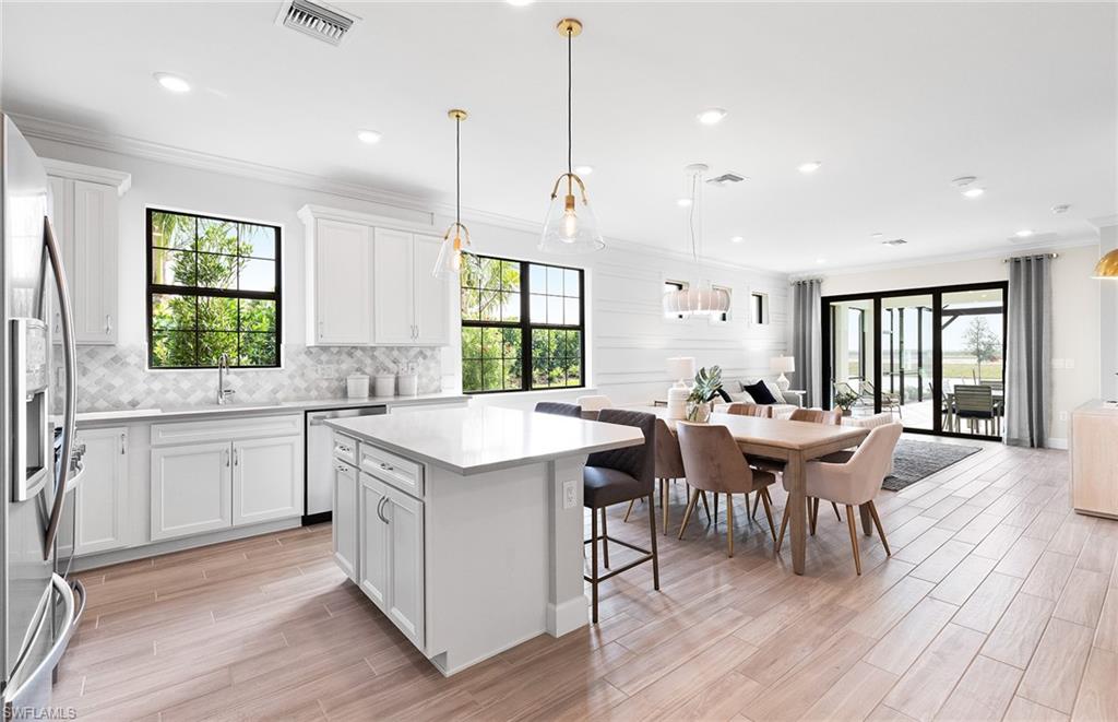 ESPLANADE LAKE CLUB - Residential