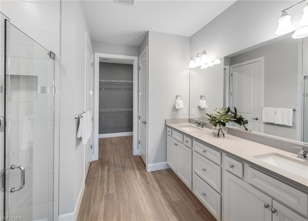 ESPLANADE LAKE CLUB - Residential