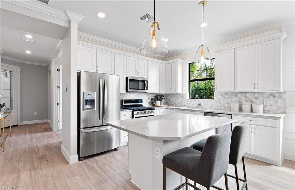 ESPLANADE LAKE CLUB - Residential