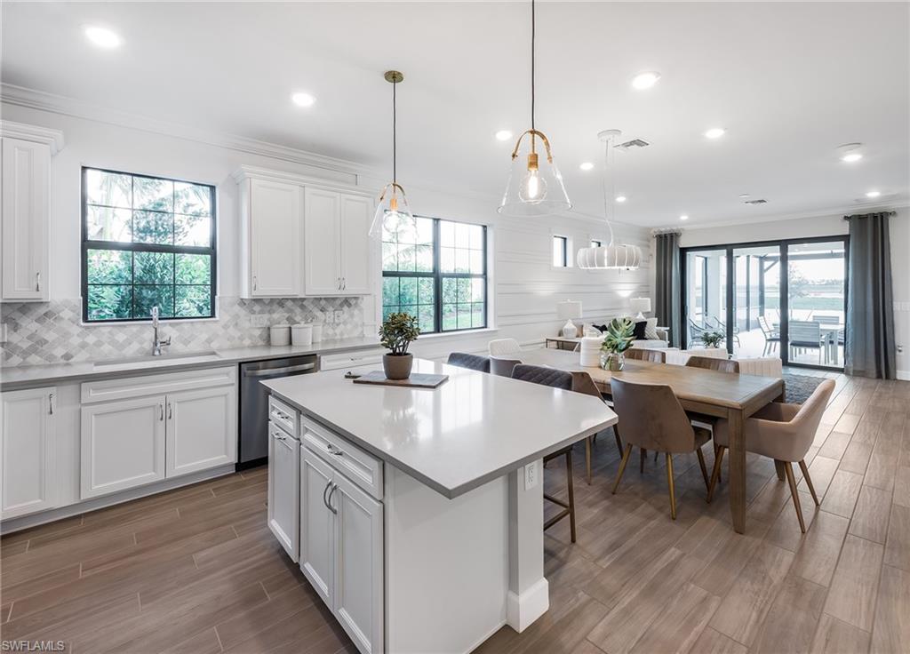 ESPLANADE LAKE CLUB - Residential