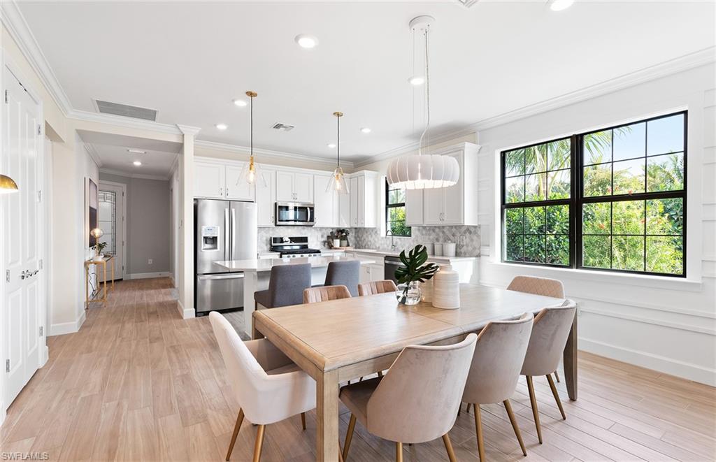 ESPLANADE LAKE CLUB - Residential