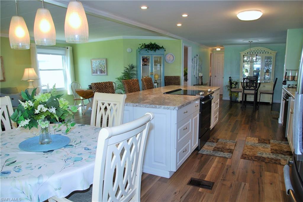 SIX LAKES COUNTRY CLUB - Residential