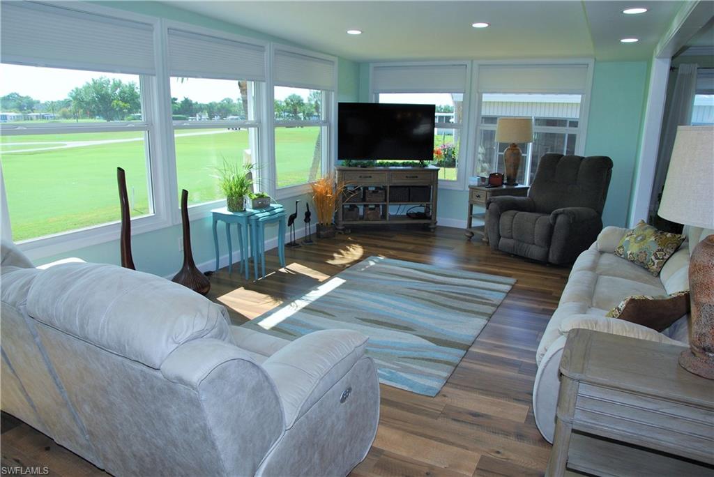 SIX LAKES COUNTRY CLUB - Residential