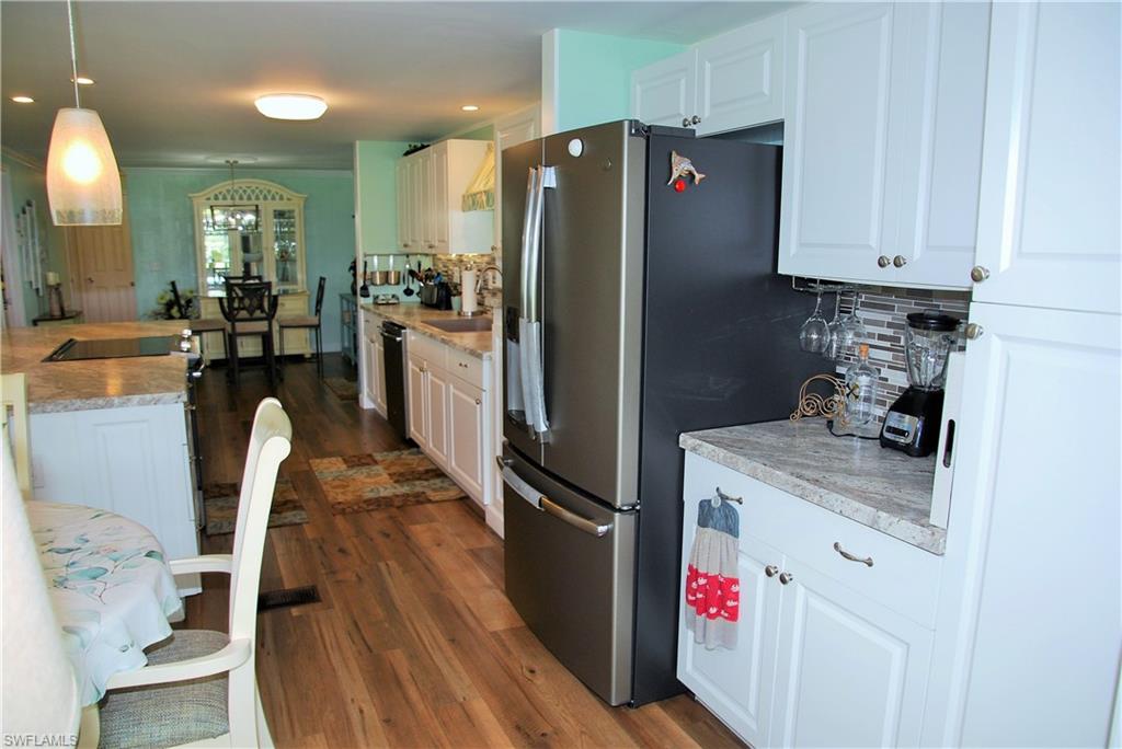 SIX LAKES COUNTRY CLUB - Residential