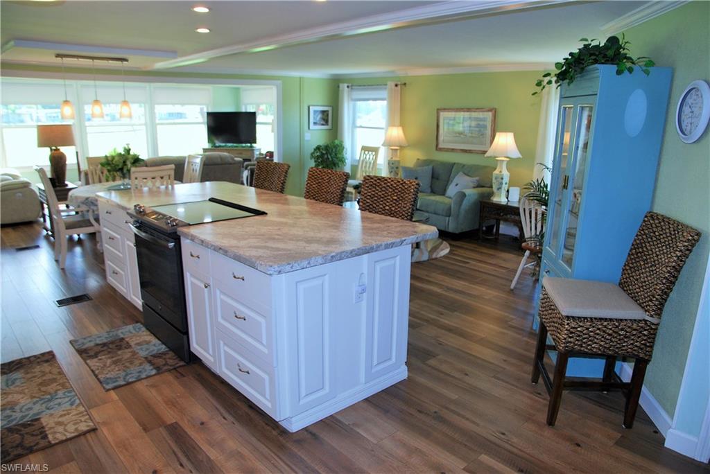 SIX LAKES COUNTRY CLUB - Residential