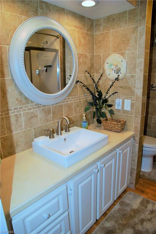 SIX LAKES COUNTRY CLUB - Residential