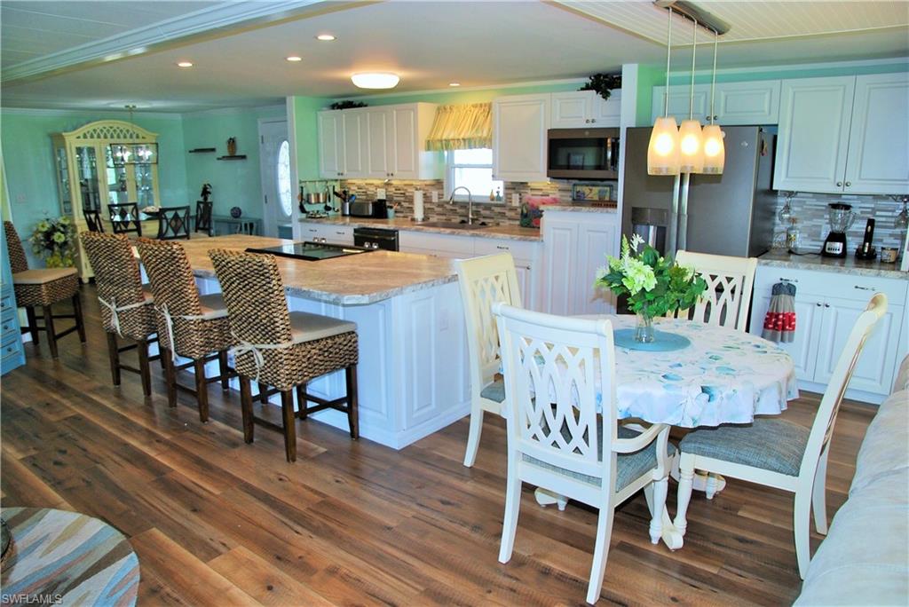 SIX LAKES COUNTRY CLUB - Residential