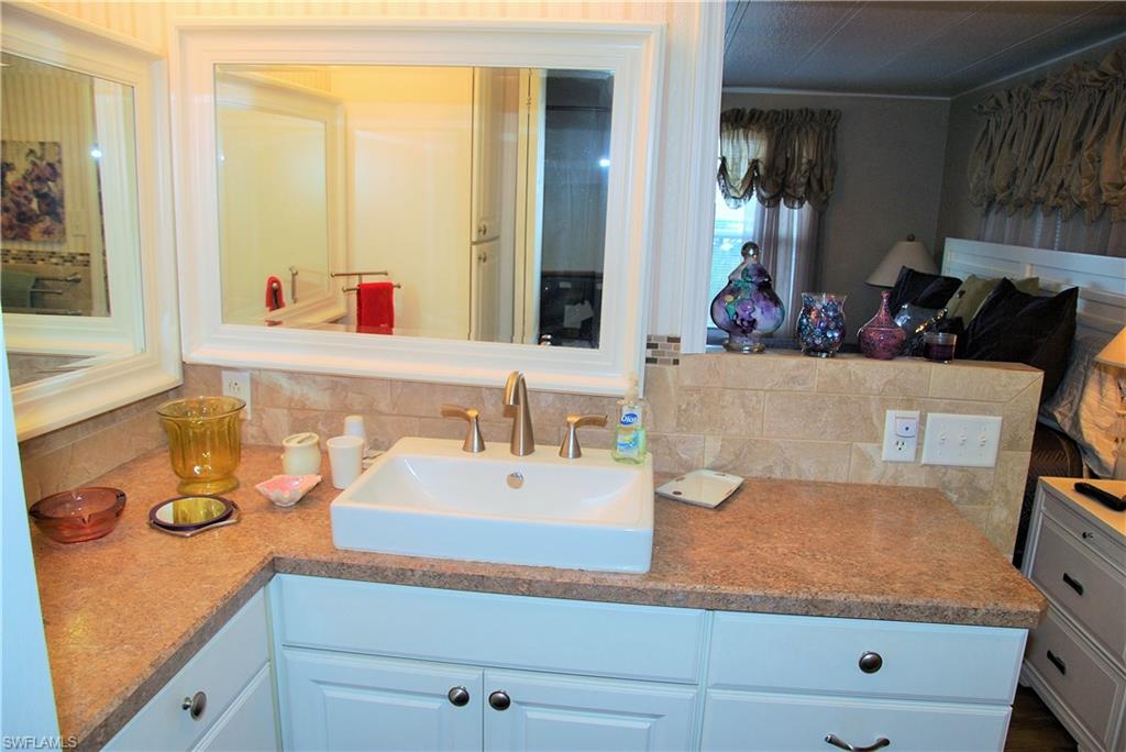 SIX LAKES COUNTRY CLUB - Residential