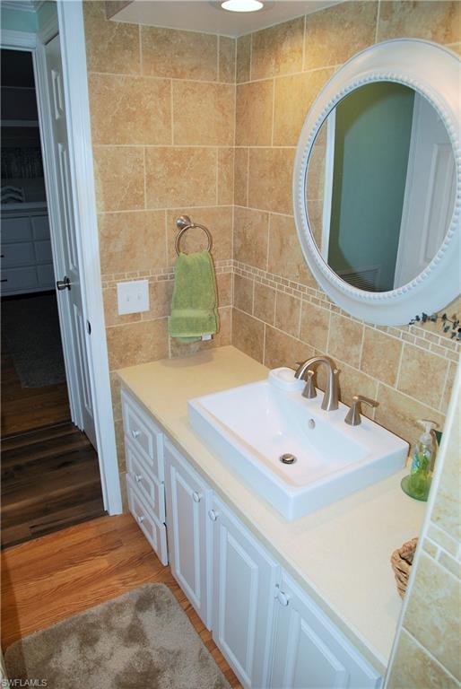 SIX LAKES COUNTRY CLUB - Residential