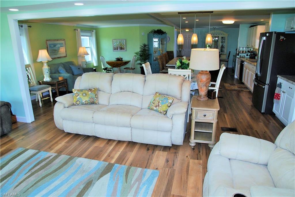 SIX LAKES COUNTRY CLUB - Residential