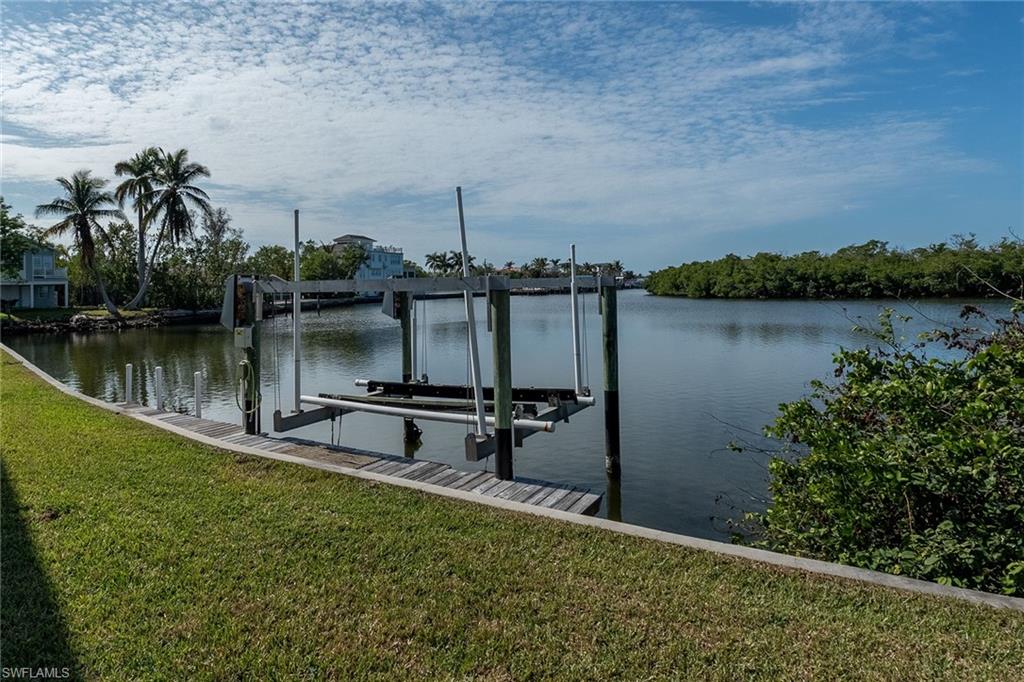 LITTLE HICKORY SHORES - Residential