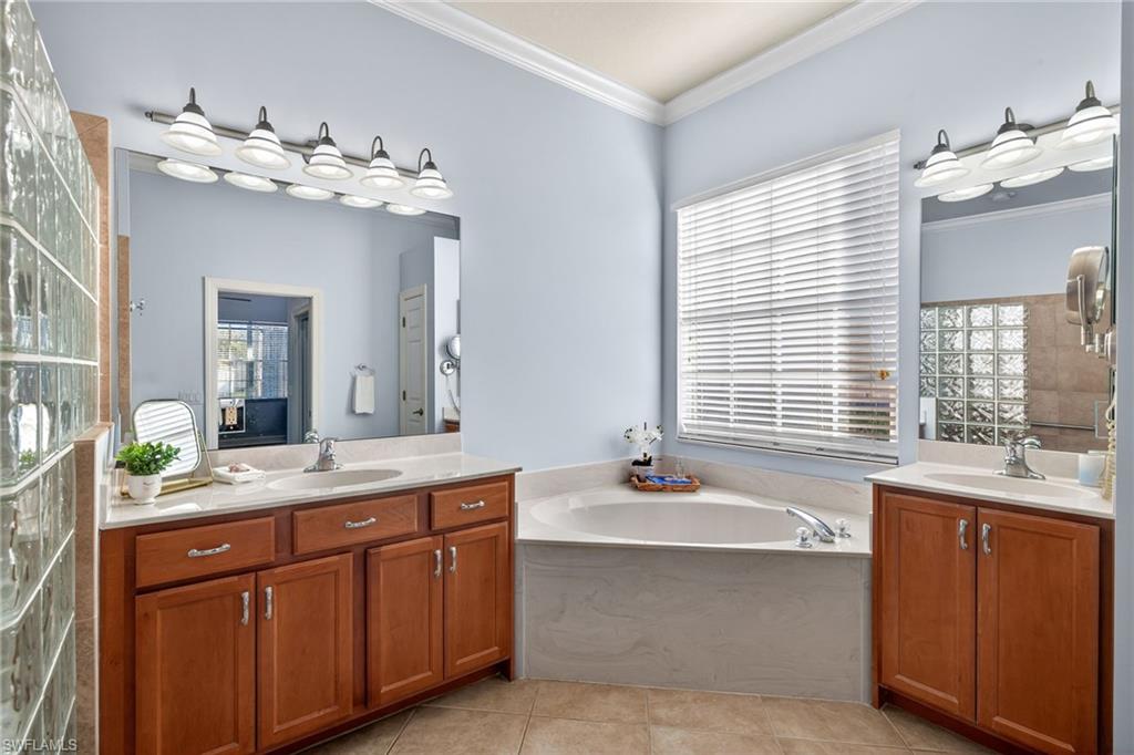 CROWN COLONY - Residential