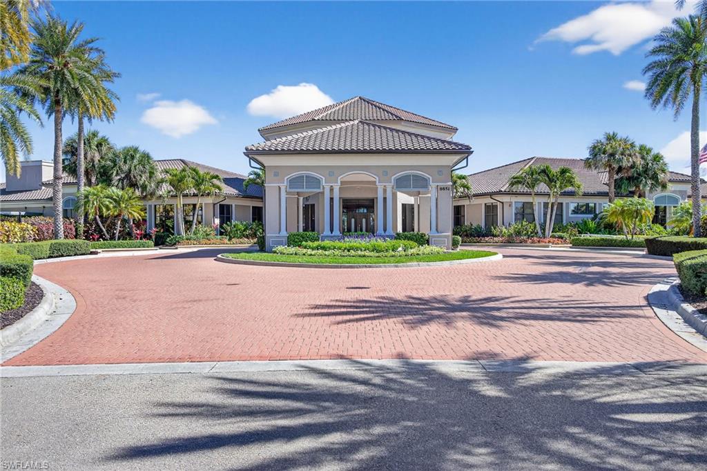 CROWN COLONY - Residential