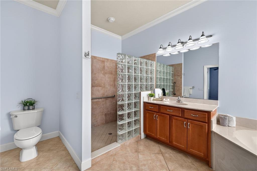 CROWN COLONY - Residential