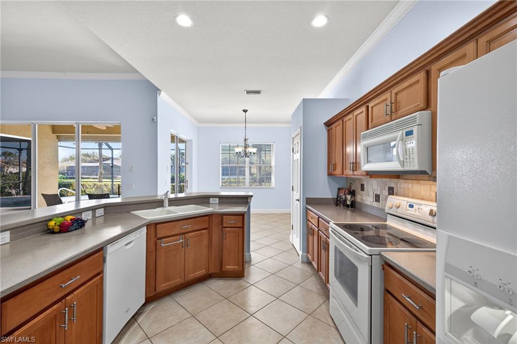 CROWN COLONY - Residential