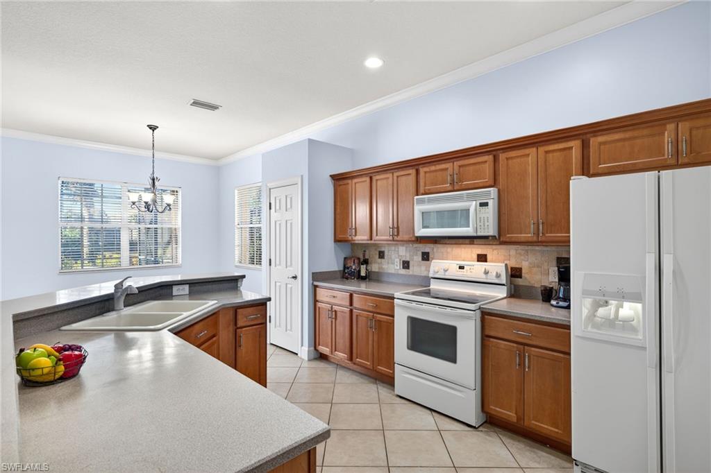 CROWN COLONY - Residential