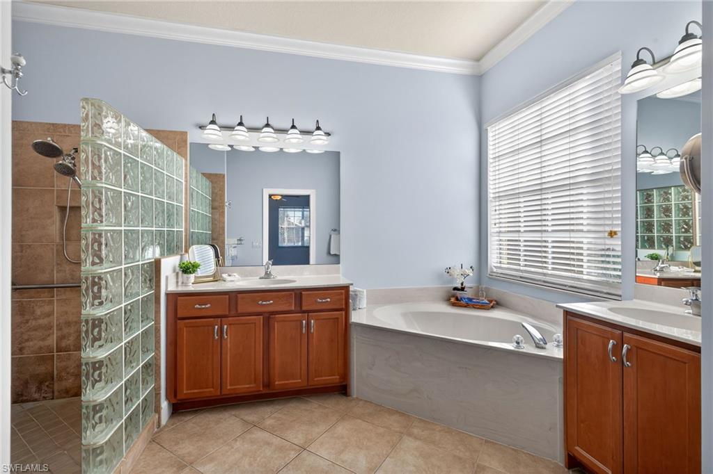 CROWN COLONY - Residential