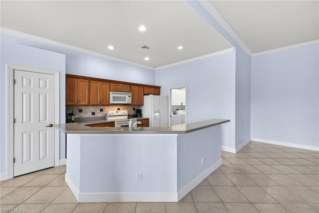 CROWN COLONY - Residential