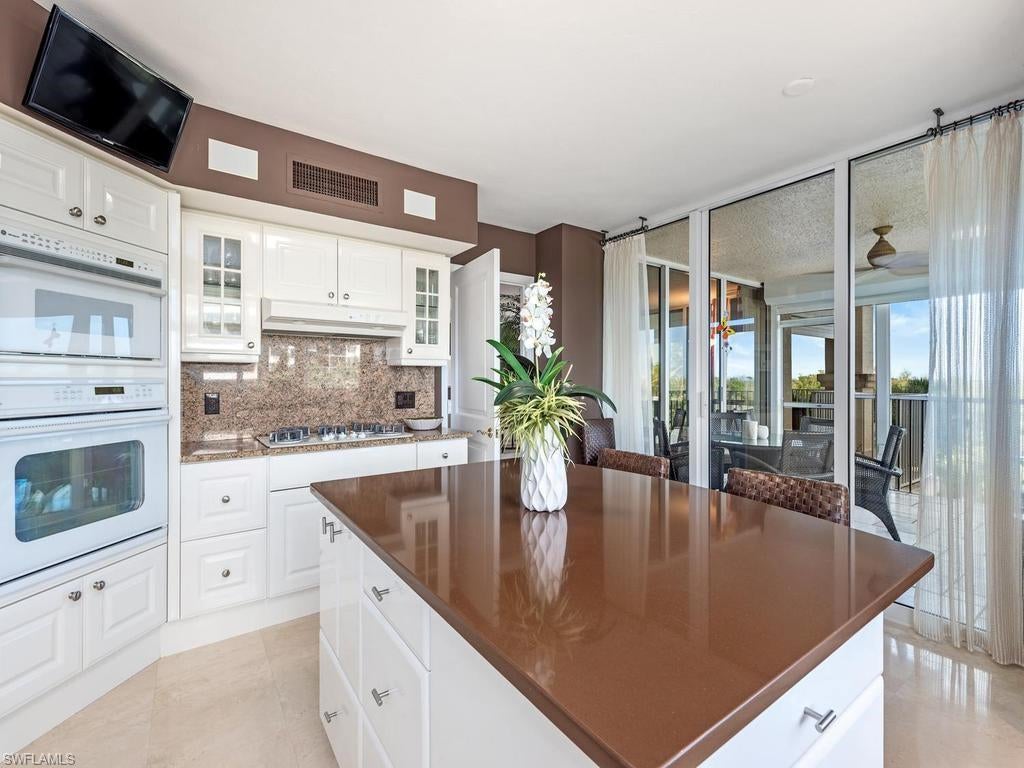 6597 Nicholas BLVD 406