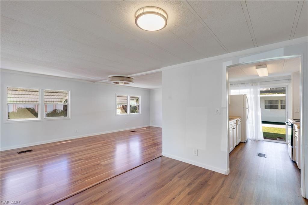 LAZY DAYS MOBILE VILLAGE - Residential