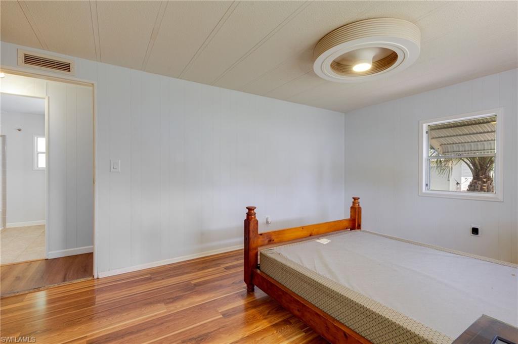 LAZY DAYS MOBILE VILLAGE - Residential