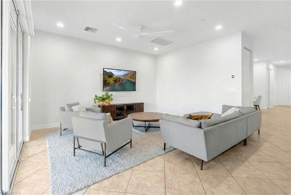 BOTANICA LAKES - Residential