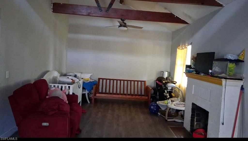 HENDRY ESTATES - Residential