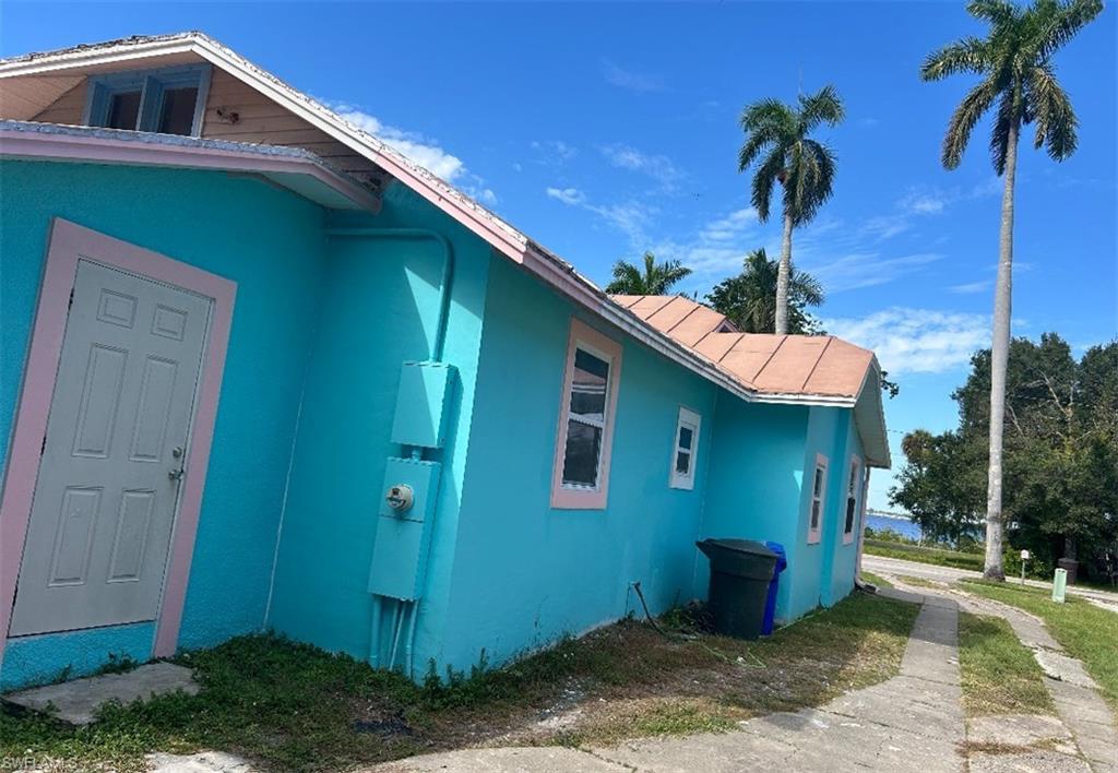 HENDRY ESTATES - Residential