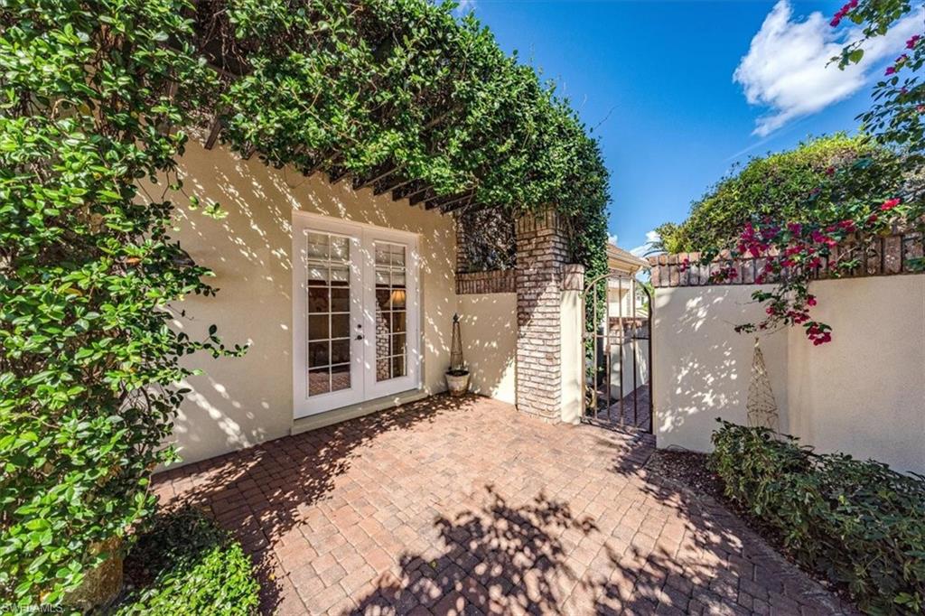 QUAIL WEST - Residential