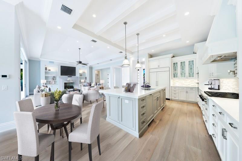 MOORINGS - Residential