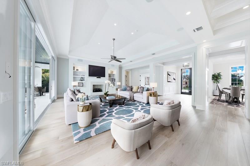 MOORINGS - Residential