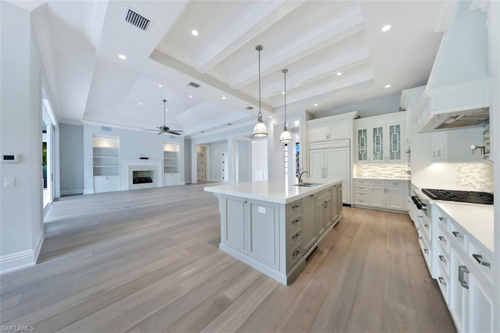 MOORINGS - Residential