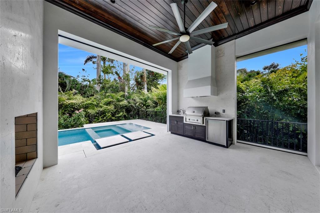 MOORINGS - Residential